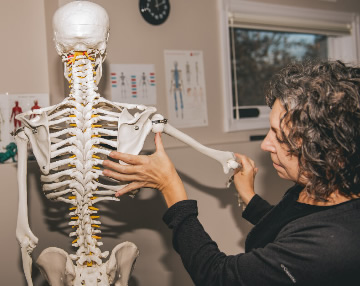 Sue Kruszewski (B.Ed., C-IAYT, RYT200)